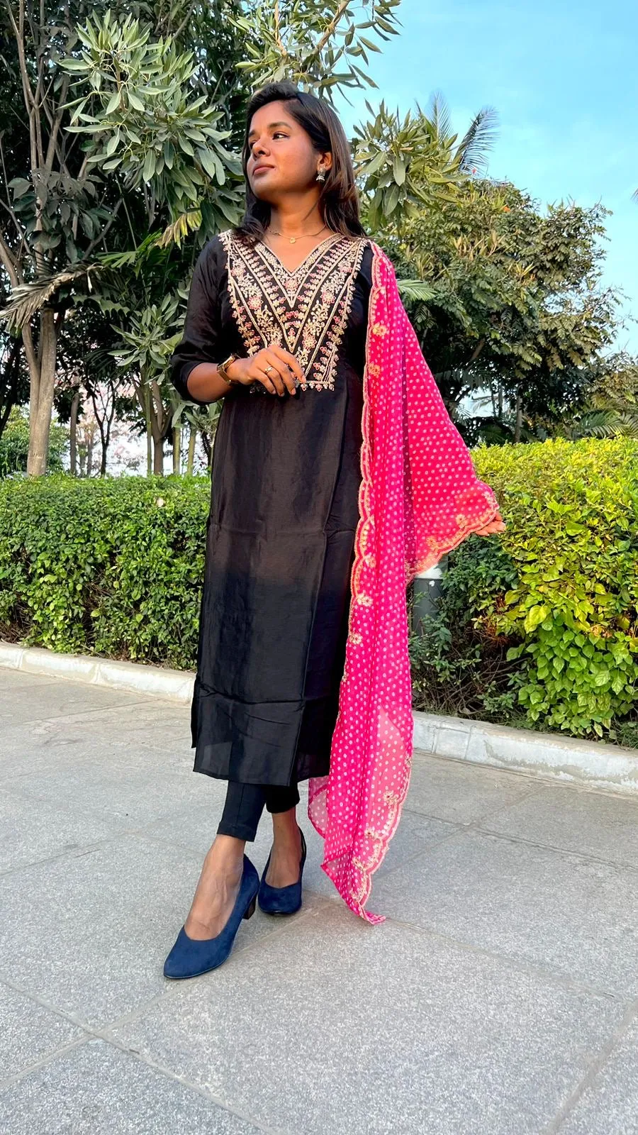 Black silk embroidery 3 piece kurti suit