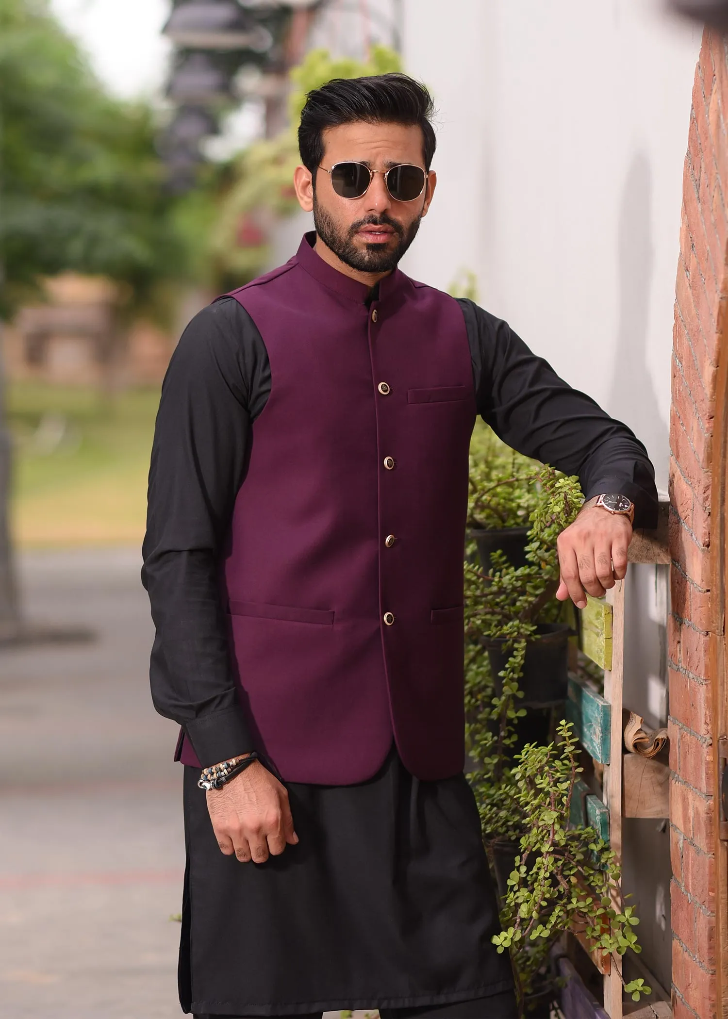 Muraqsh - Burgundy on Black - 3PC